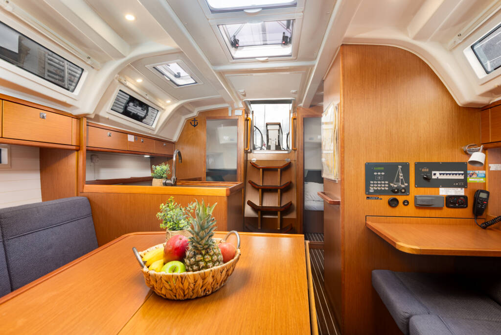 Bavaria Cruiser 37 Fjaka