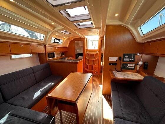 Bavaria Cruiser 37 Emerald