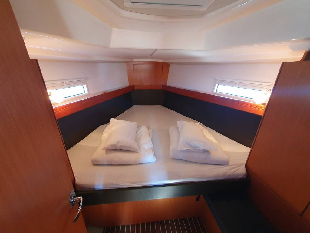 Bavaria Cruiser 37 Emerald