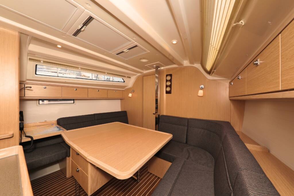 Bavaria Cruiser 37 Jazz Band