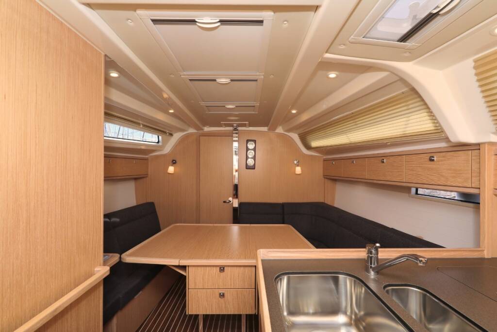 Bavaria Cruiser 37 Jazz Band