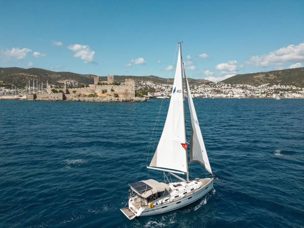 Segelyacht Bavaria Cruiser 40 Spark 1