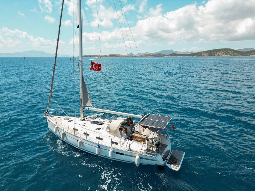 Segelyacht Bavaria Cruiser 40 Spark 1