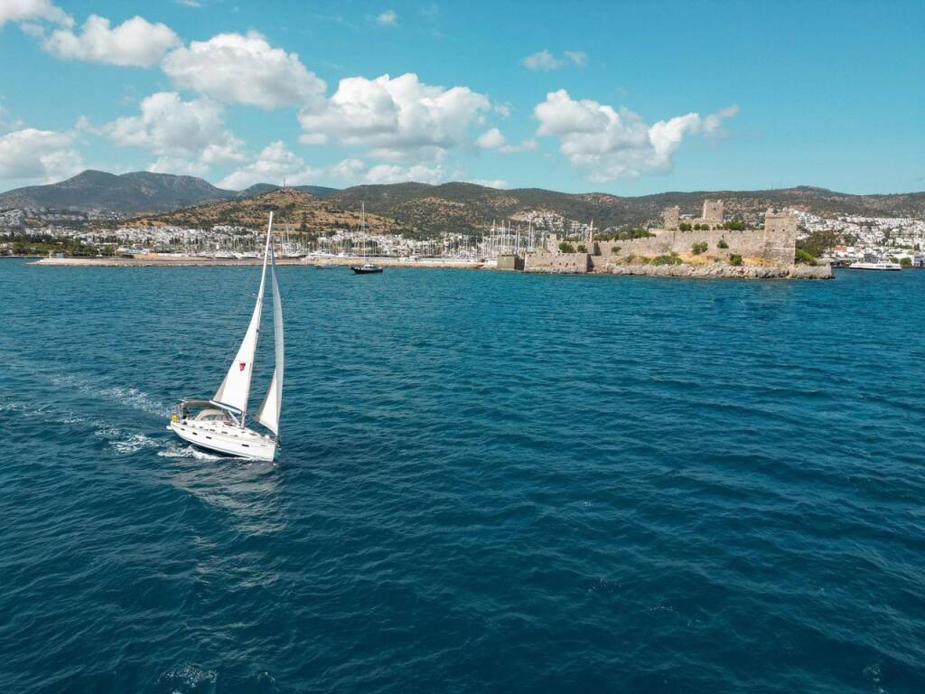 Bavaria Cruiser 40 Spark-1