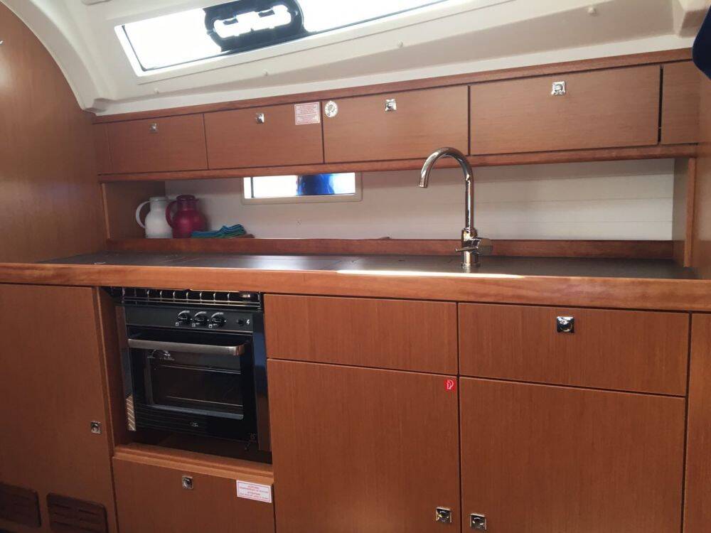 Sailing yacht Bavaria Cruiser 41 Laguna