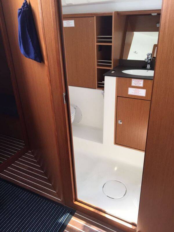 Sailing yacht Bavaria Cruiser 41 Laguna