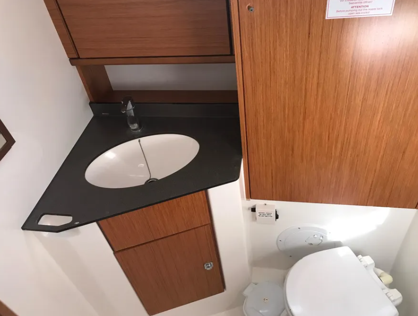 Bavaria Cruiser 51 Gin Tonic