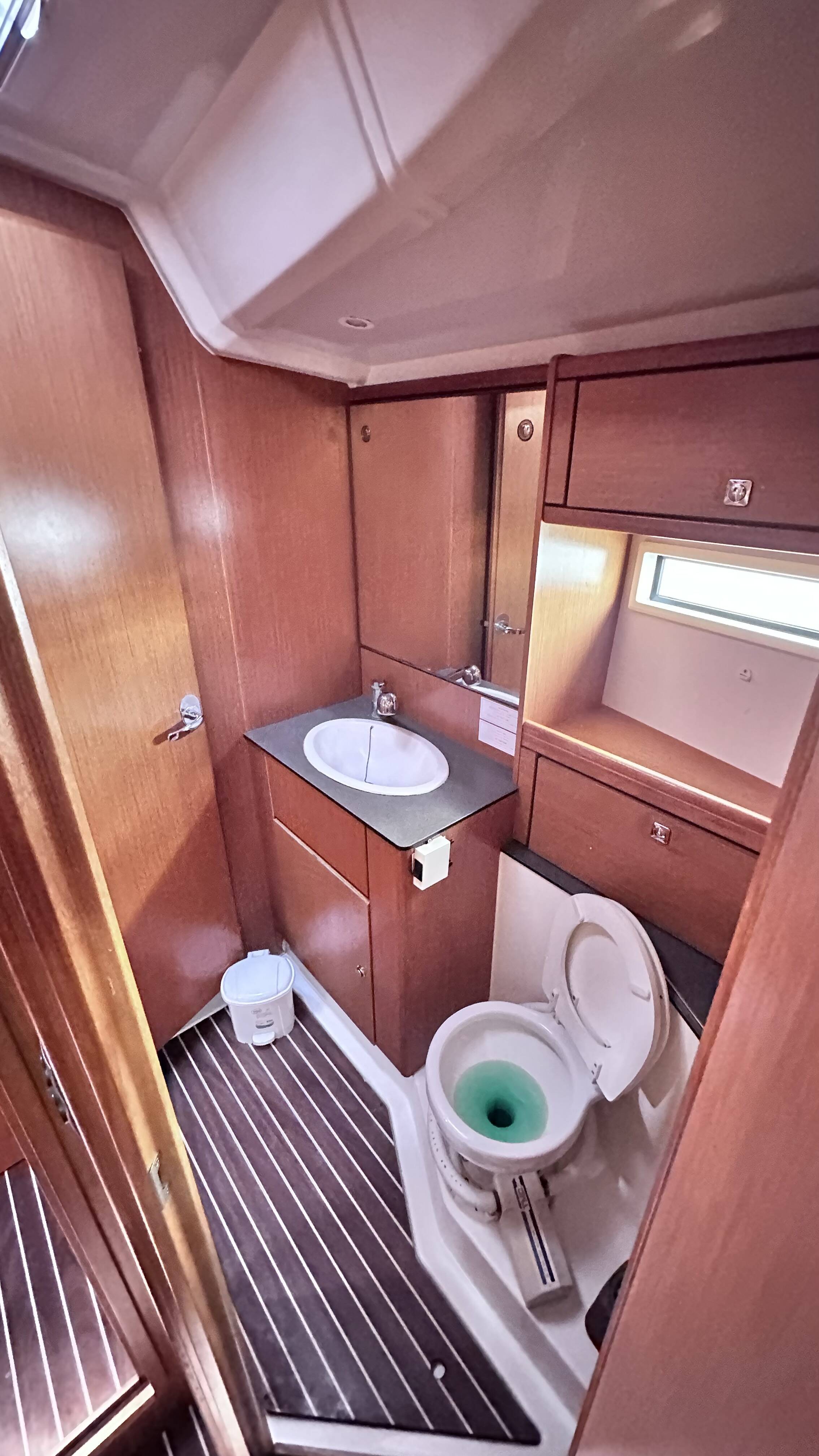 Bavaria Cruiser 56 Anassa