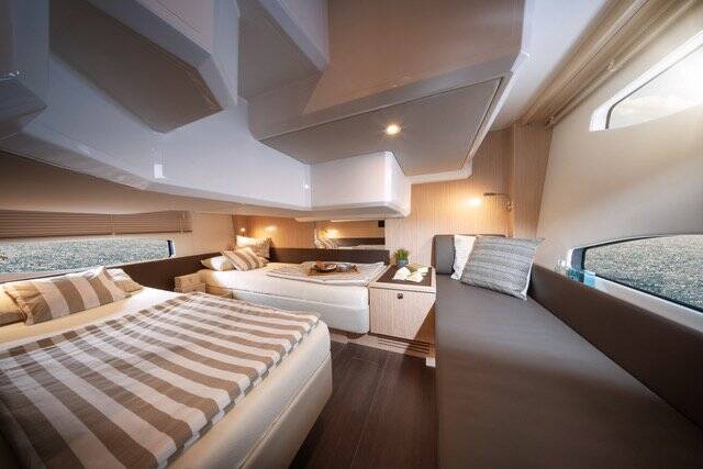 Bavaria SR38 Hard Top 