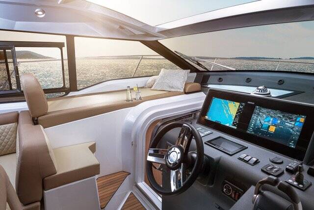 Bavaria SR38 Hard Top 