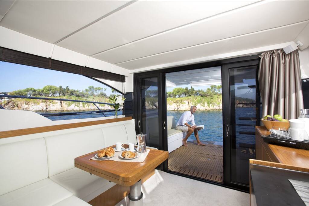 Motor yacht Bavaria Virtess 420 Lana