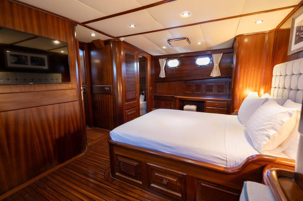 Capricorn 1 Capricorn 1