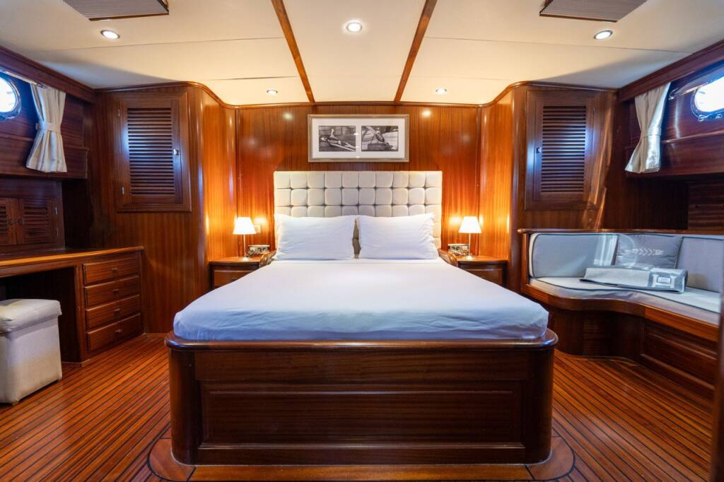 Capricorn 1 Capricorn 1