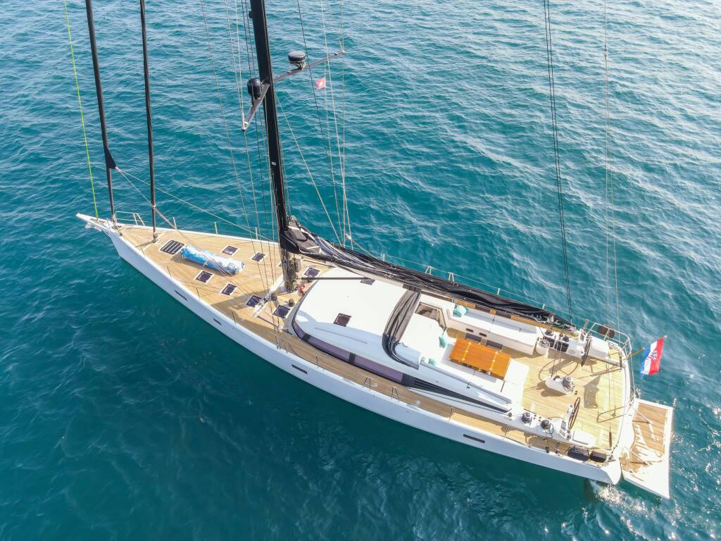 Sailing yacht CNB 76 Bubbles