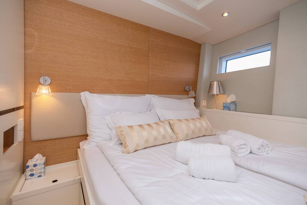 Sailing yacht CNB 76 Bubbles