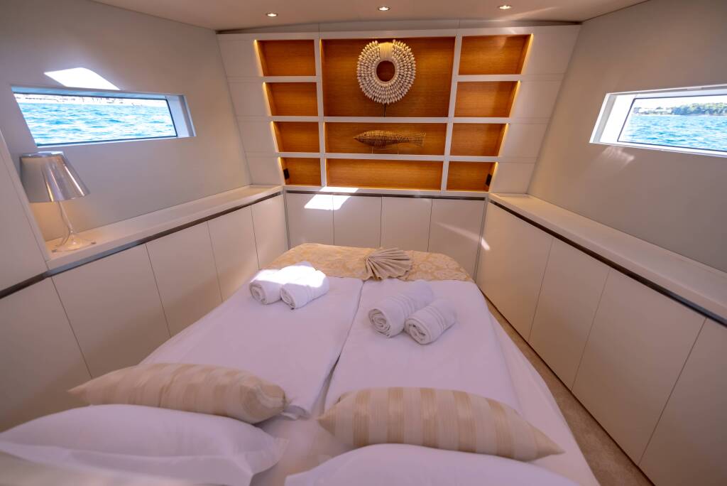 Sailing yacht CNB 76 Bubbles