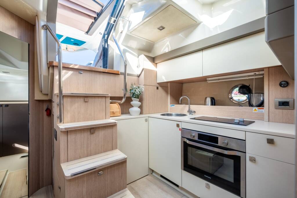 Cranchi M44 HT Brown Sugar