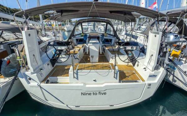 Dufour 41 Performance Nine to five