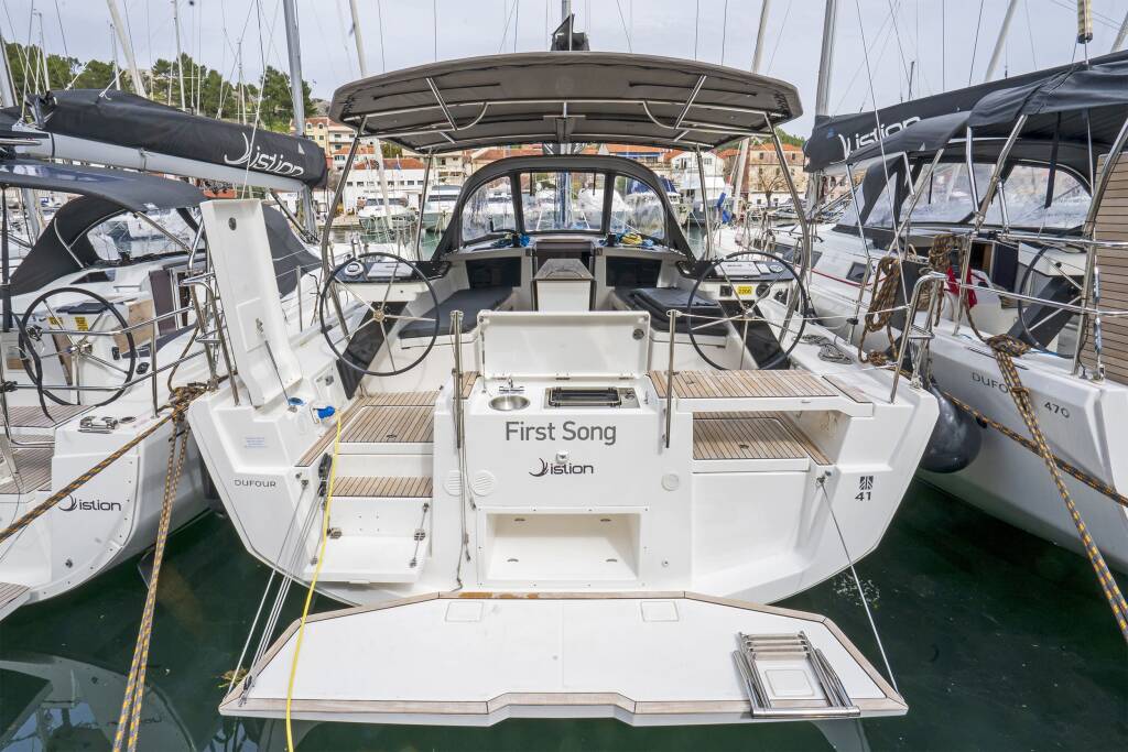 Dufour 41 First Song