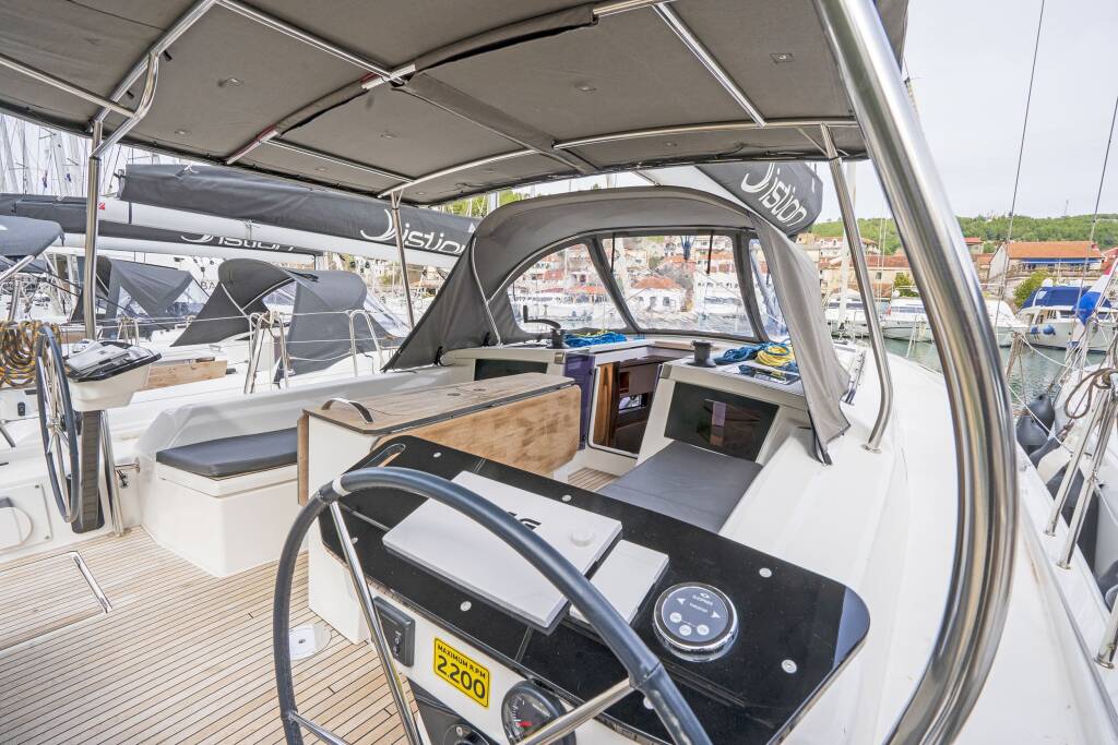 Dufour 41 First Song