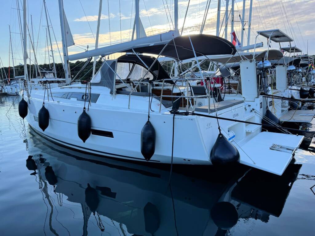Segelyacht Dufour 430 GL Levan