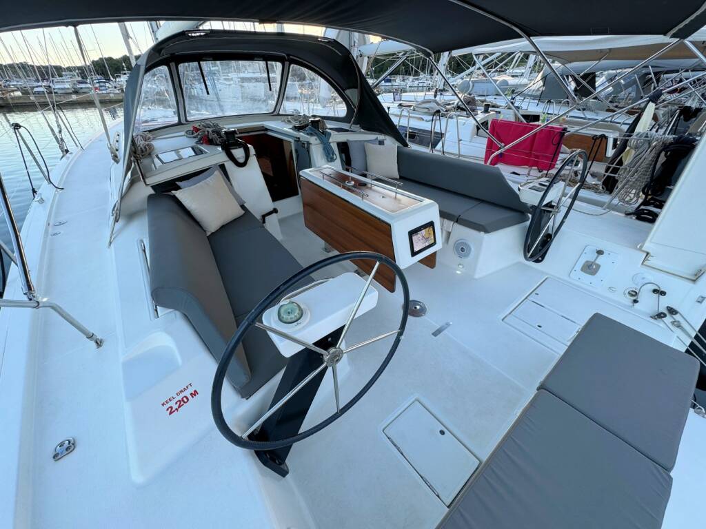 Segelyacht Dufour 430 GL Levan