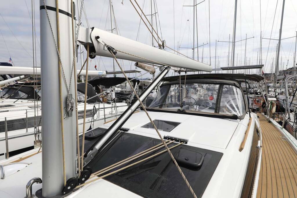 Segelyacht Dufour 430 Lucia 1
