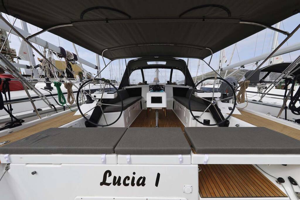 Segelyacht Dufour 430 Lucia 1