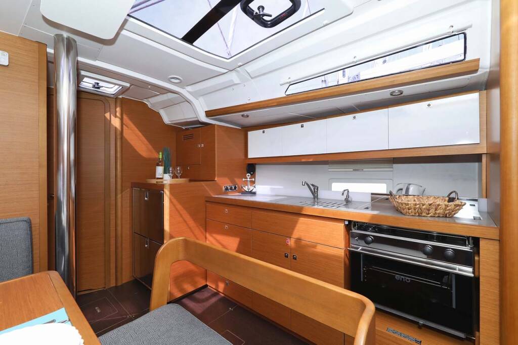 Segelyacht Dufour 430 Lucia 1