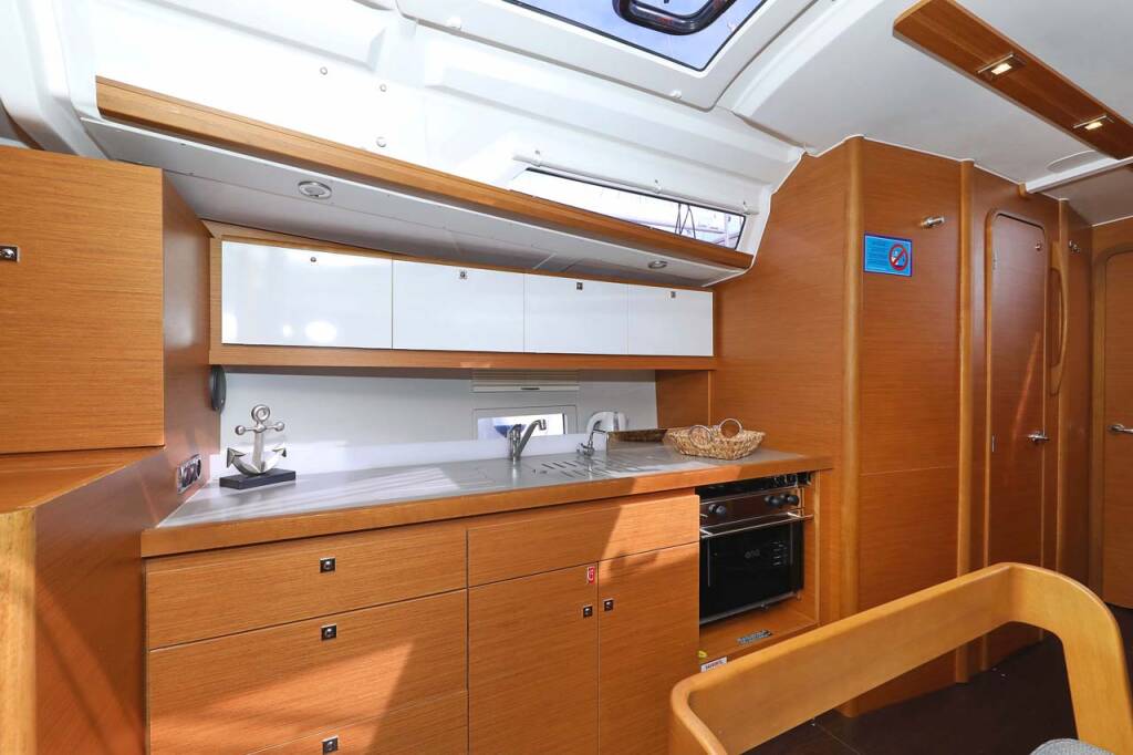 Segelyacht Dufour 430 Lucia 1