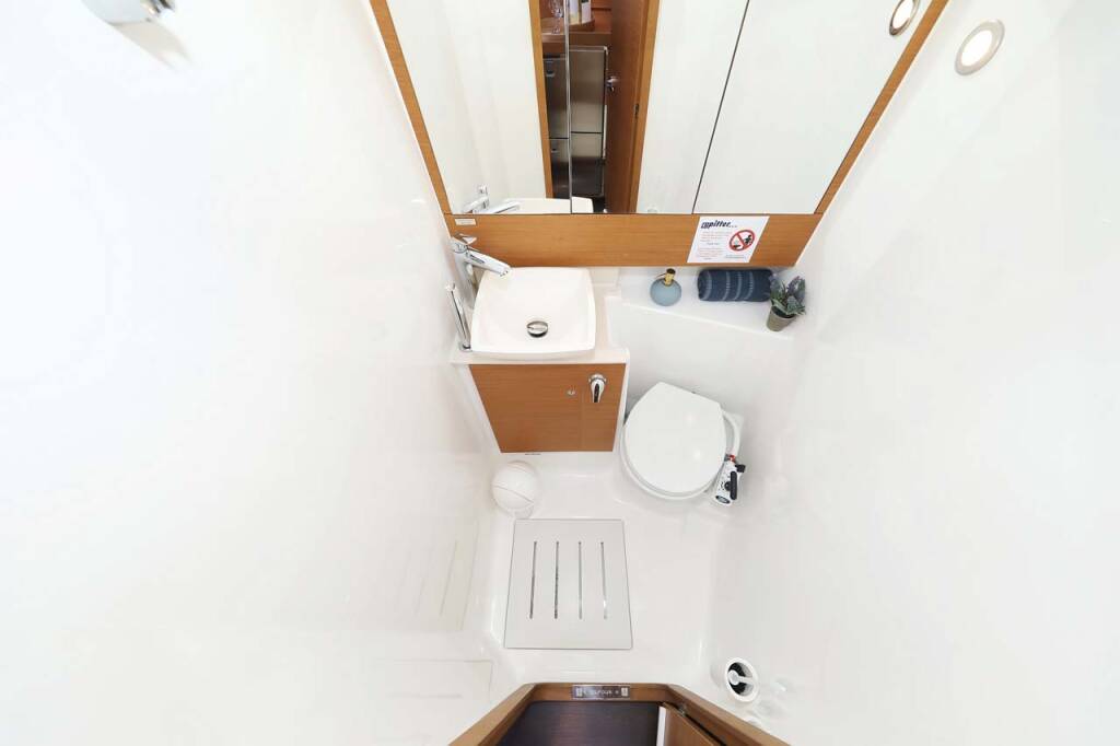 Segelyacht Dufour 430 Lucia 1