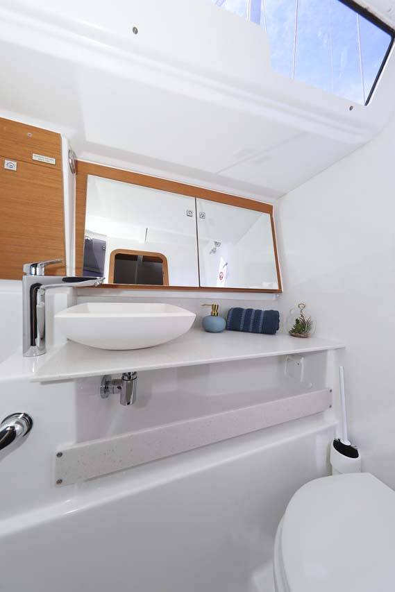 Segelyacht Dufour 430 Lucia 1