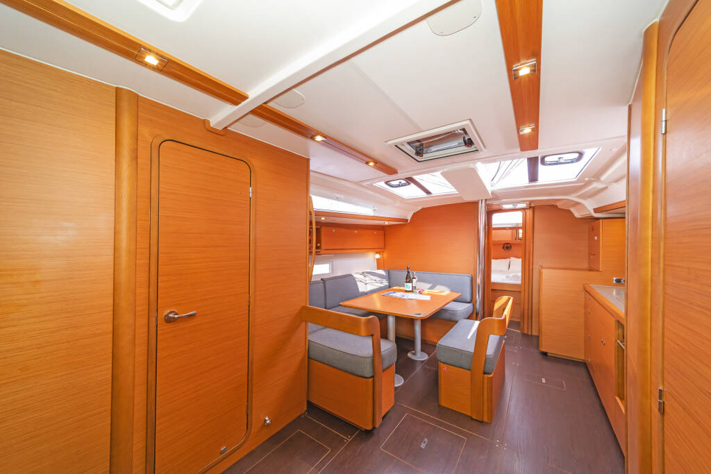 Segelyacht Dufour 430 Hierax