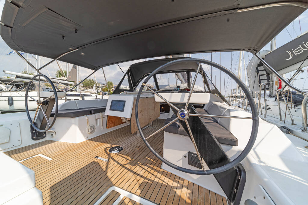 Segelyacht Dufour 430 Hierax