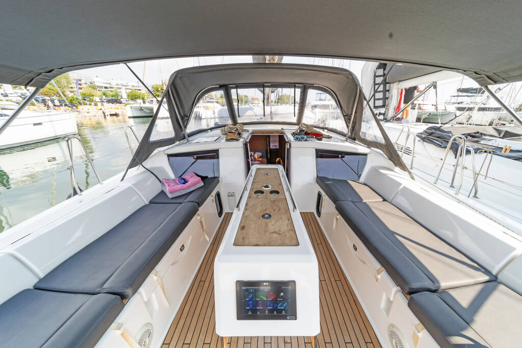 Segelyacht Dufour 430 Hierax