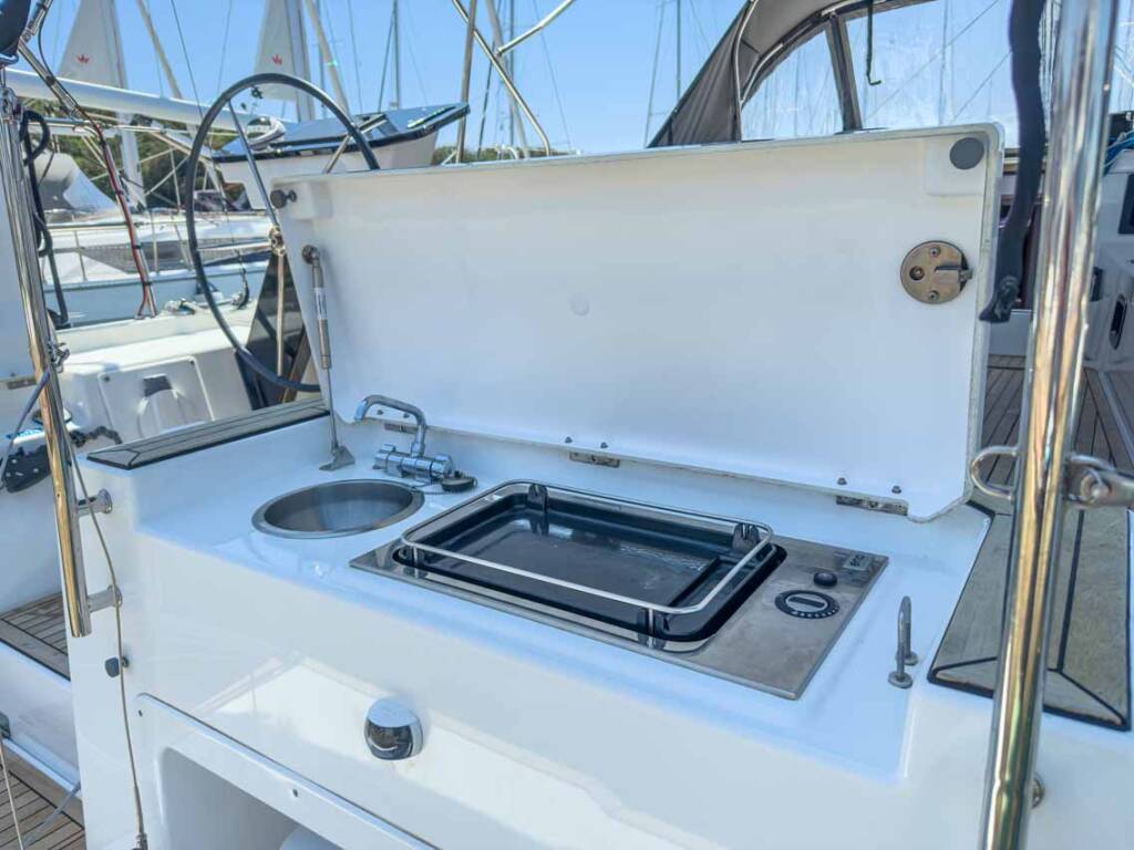 Sailing yacht Dufour 44 Alkor