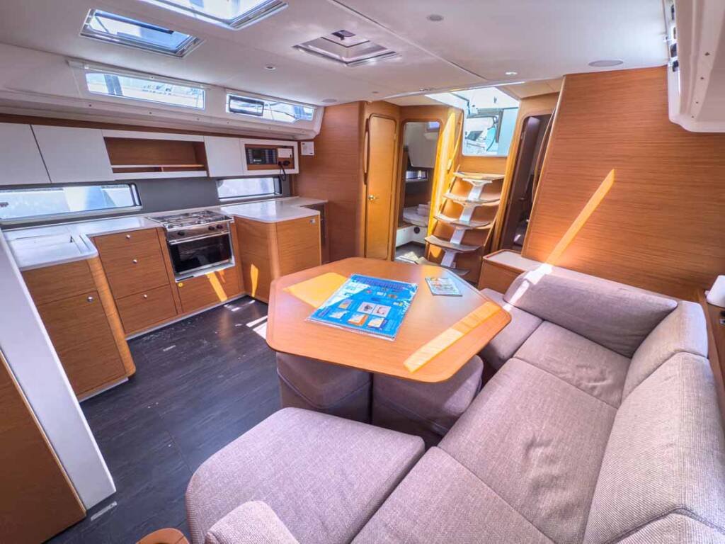 Sailing yacht Dufour 44 Alkor