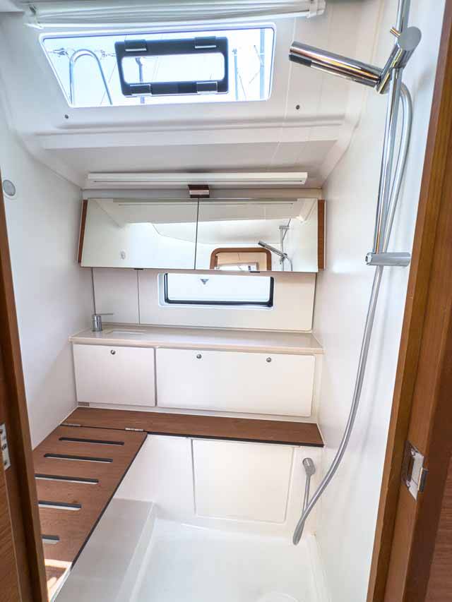 Sailing yacht Dufour 44 Alkor
