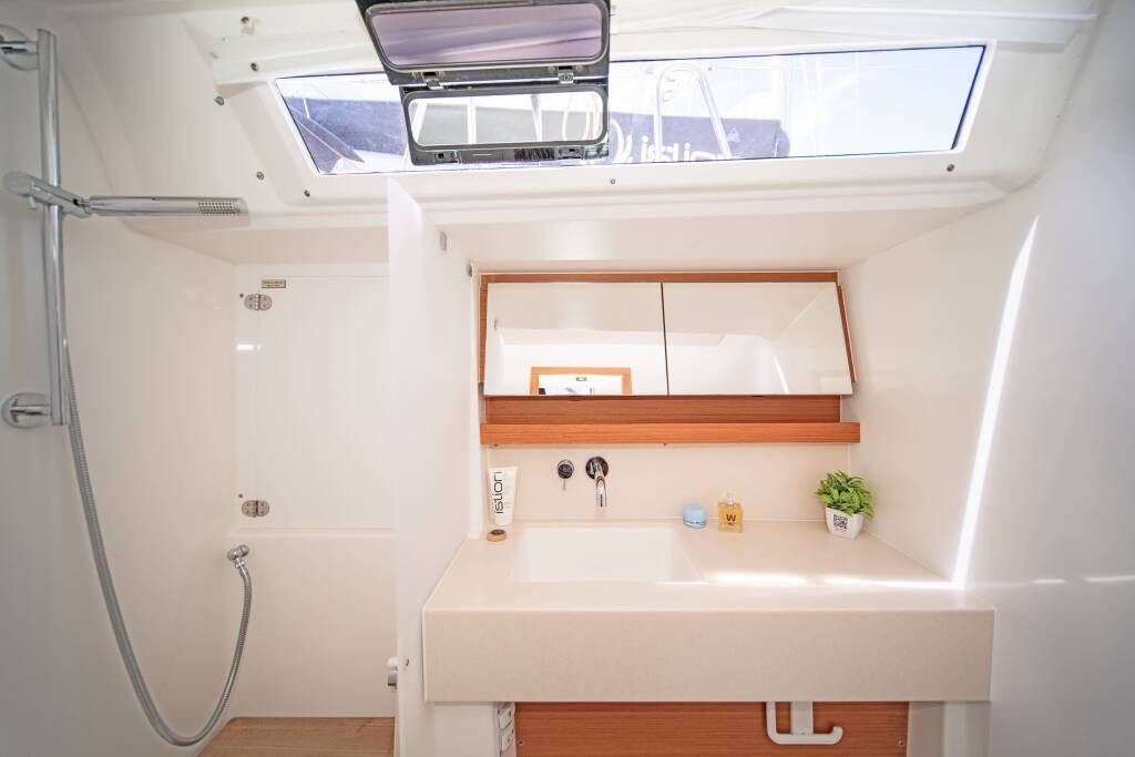 Dufour 470 First Secret