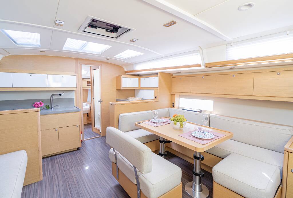 Segelyacht Dufour 470 Robin
