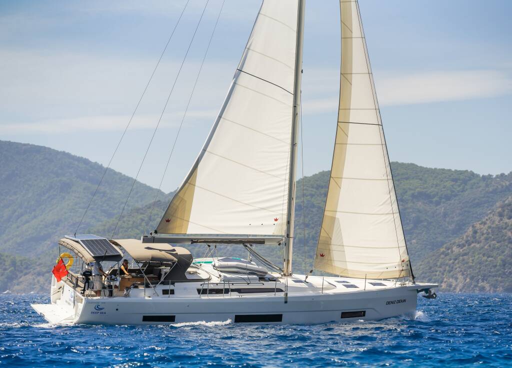 Segelyacht Dufour 470 Deniz Derin