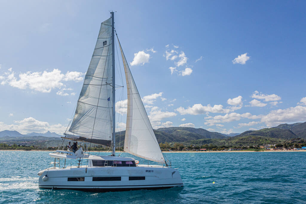 Dufour 48 Catamaran Oblivion Planet