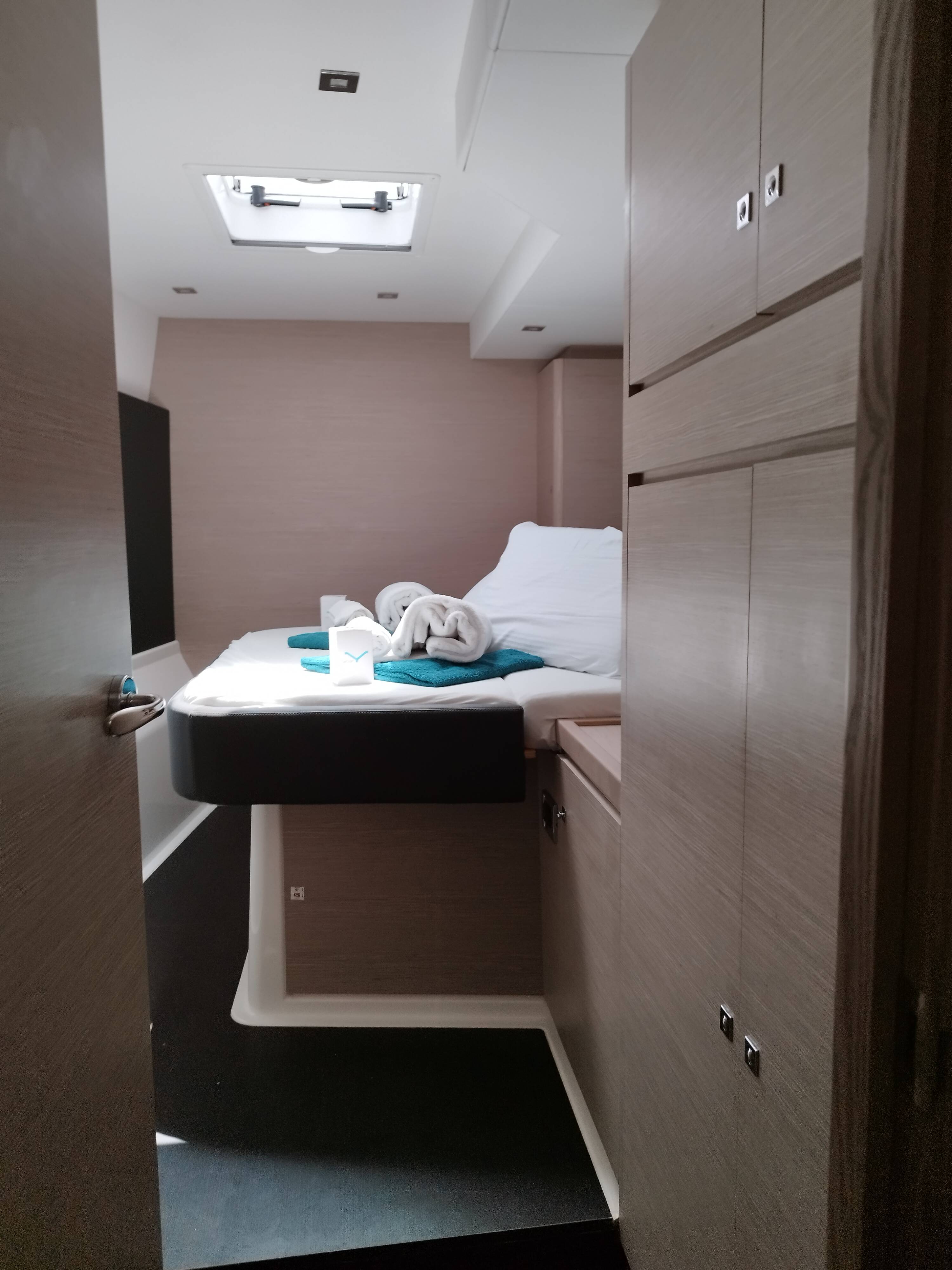 Catamaran Dufour 48 Catamaran Delphinus