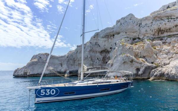 Dufour 530 Smart Electric 6 + 1 cab. THE BIG SLEEP