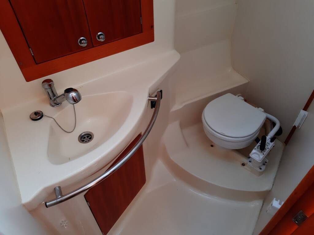 Sailing yacht Elan 384 Impression Mok Mok
