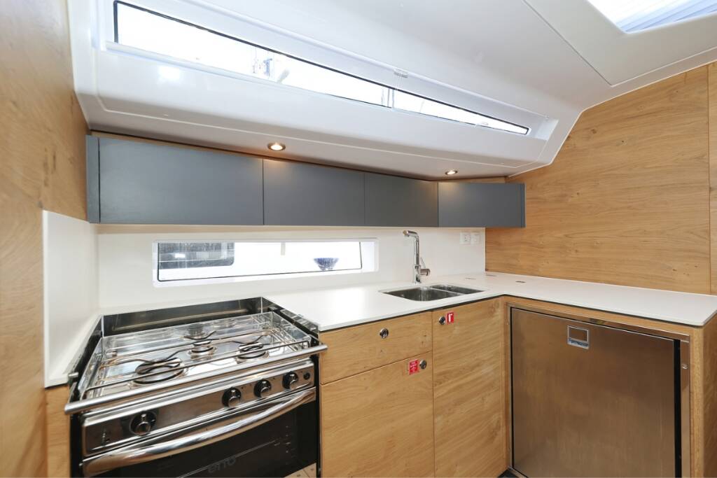 Elan Impression 45 Scarlett