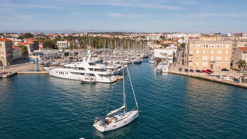 Elan Impression 45 Zara