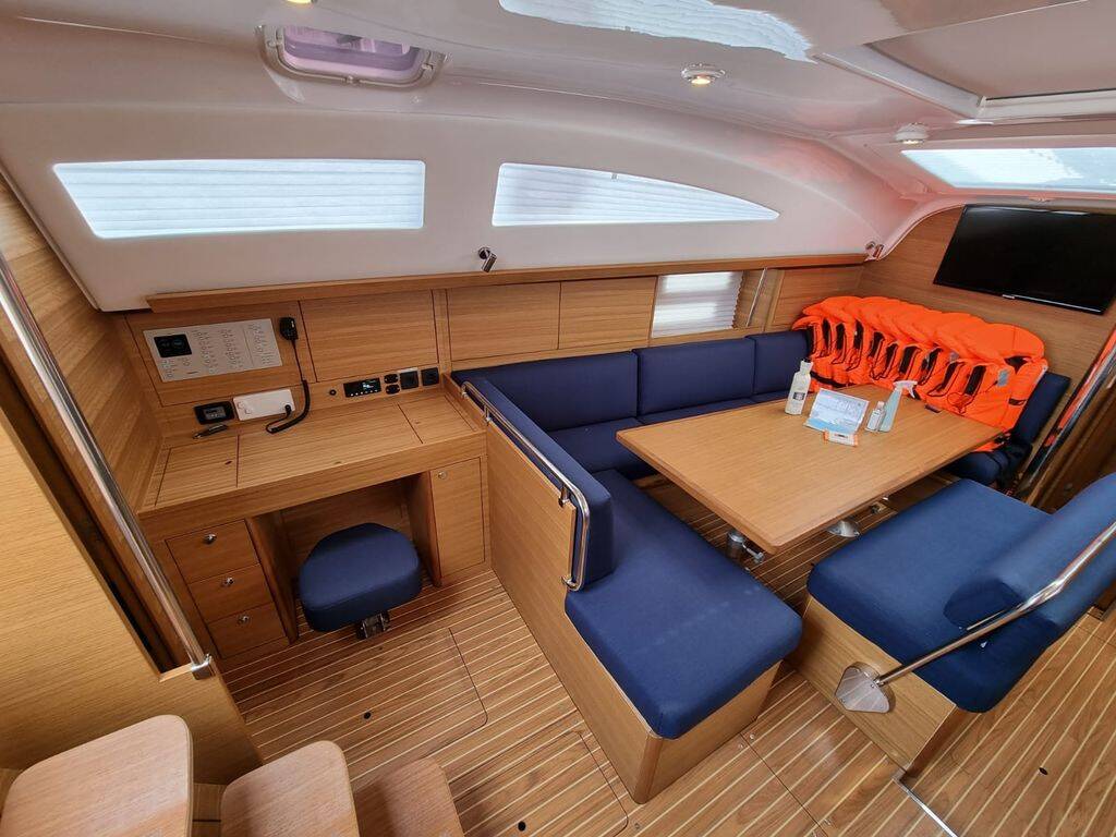 Segelyacht Elan Impression 45.1 Linea Uno