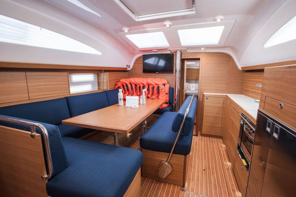 Segelyacht Elan Impression 45.1 Linea Uno