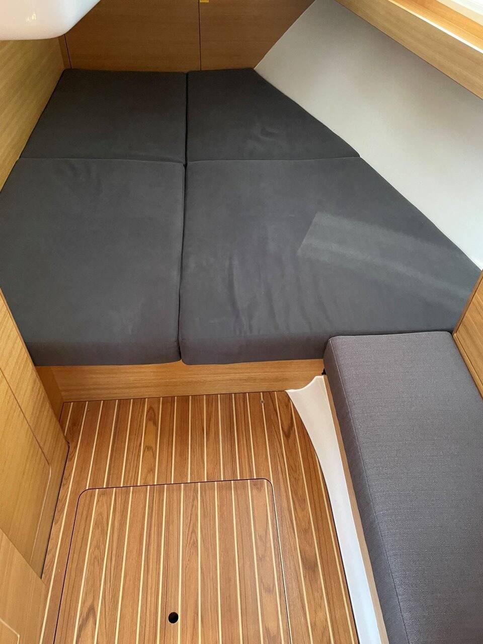 Segelyacht Elan Impression 45.1 Tattoo